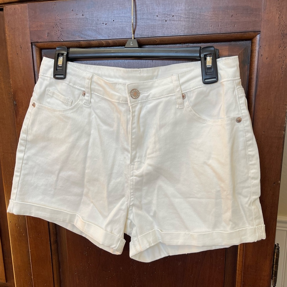 White jean shorts / Amazon / Large